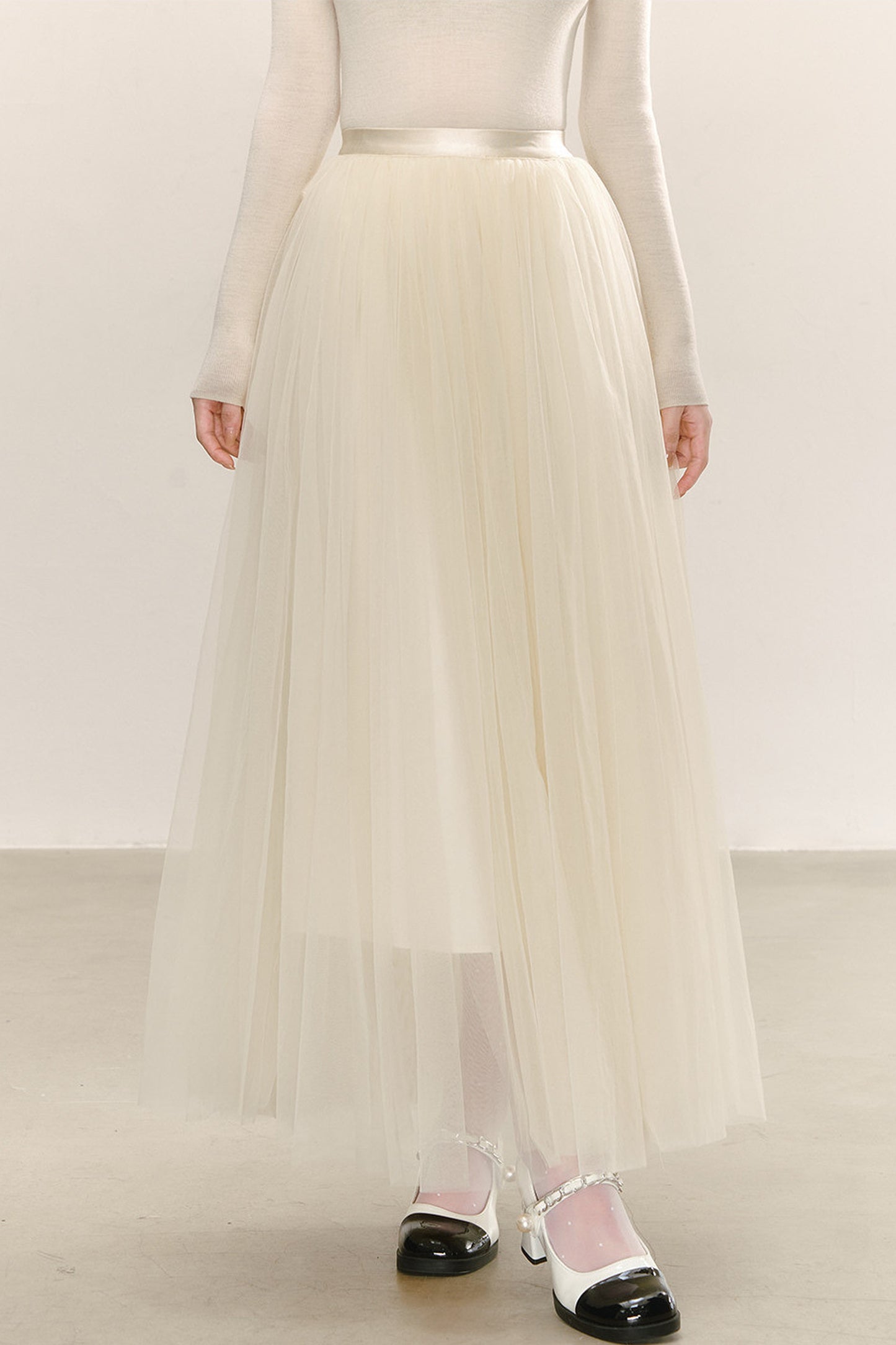 High-Waisted Loose-Fitting A-Line Mesh Skirt