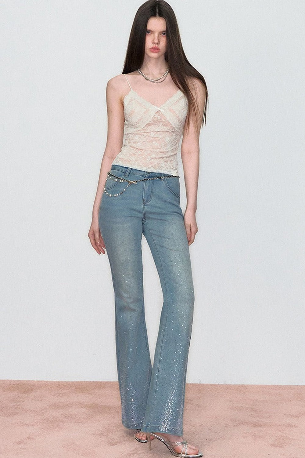 Retro-Jeans mit Strass und ausgestelltem Bein