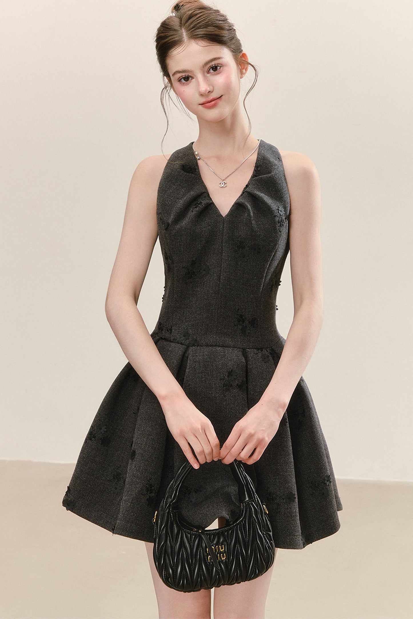 Vestido jacquard gris sin mangas