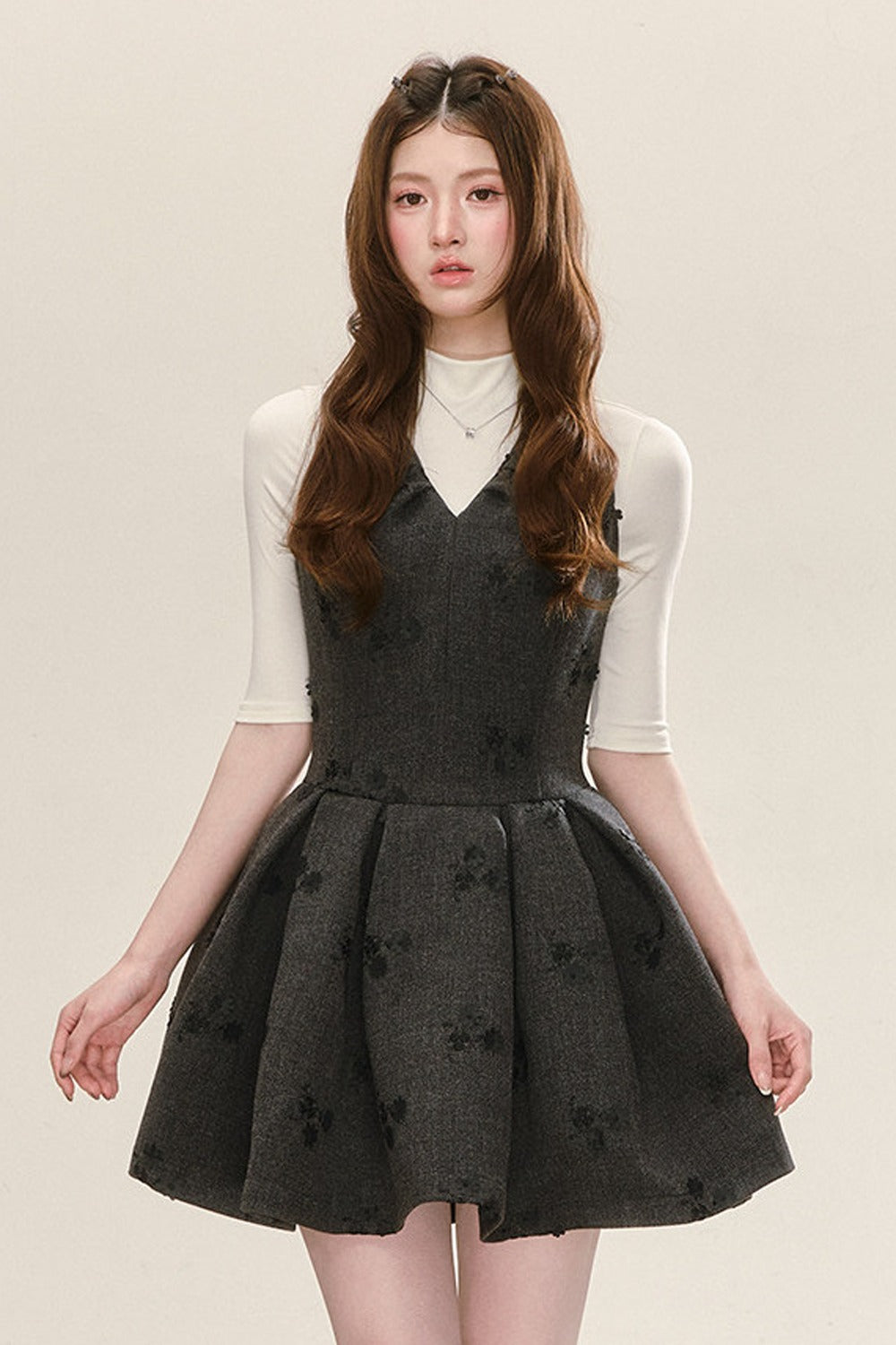 Vestido jacquard gris sin mangas