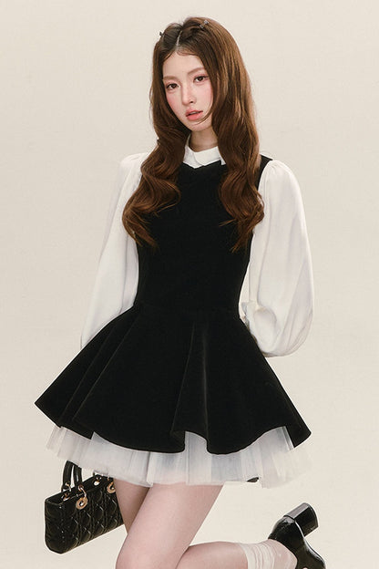 Conjunto de vestido de terciopelo negro con camisa