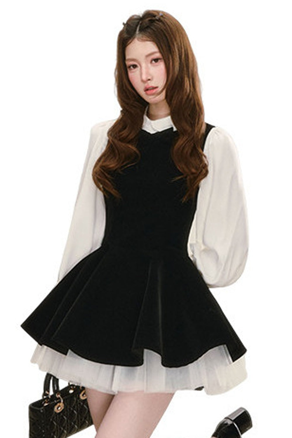 Conjunto de vestido de terciopelo negro con camisa