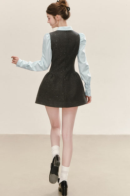 Graues ärmelloses Tank-Kleid und blaues Hemd-Set