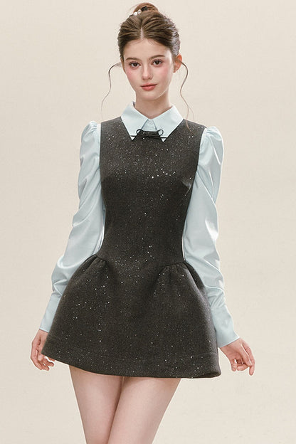 Graues ärmelloses Tank-Kleid und blaues Hemd-Set