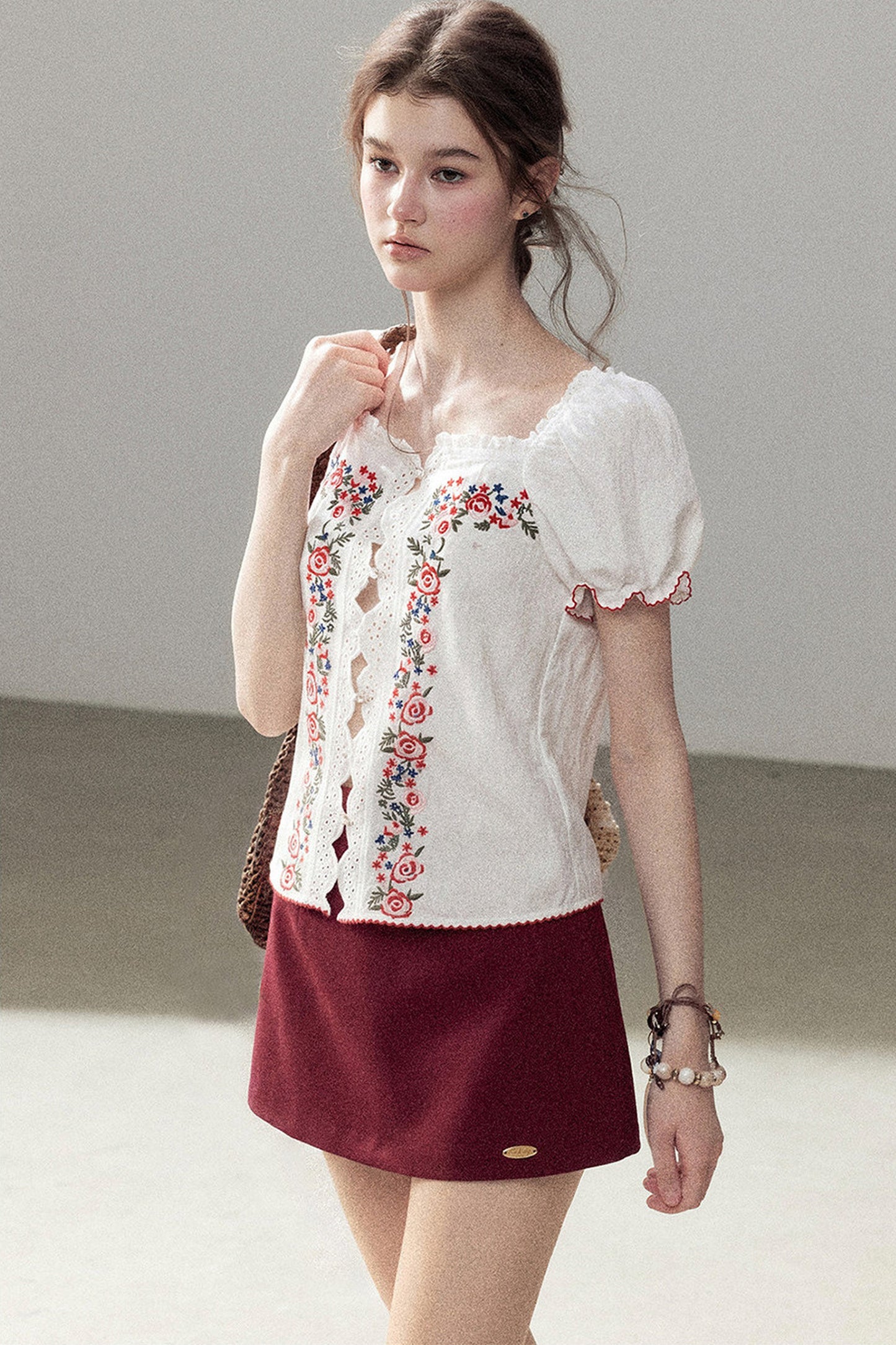Haut en dentelle saison des roses