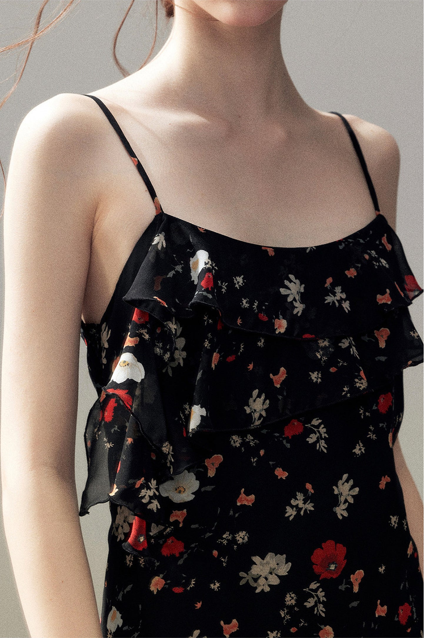 Robe à fines bretelles en mousseline à fleurs
