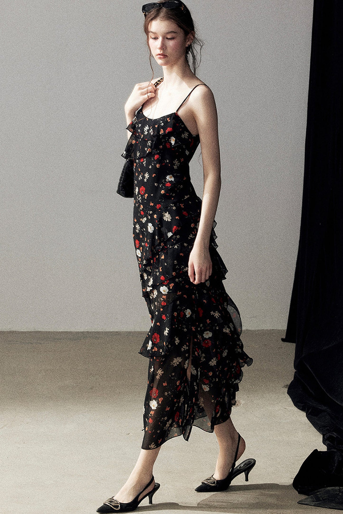 Robe à fines bretelles en mousseline à fleurs