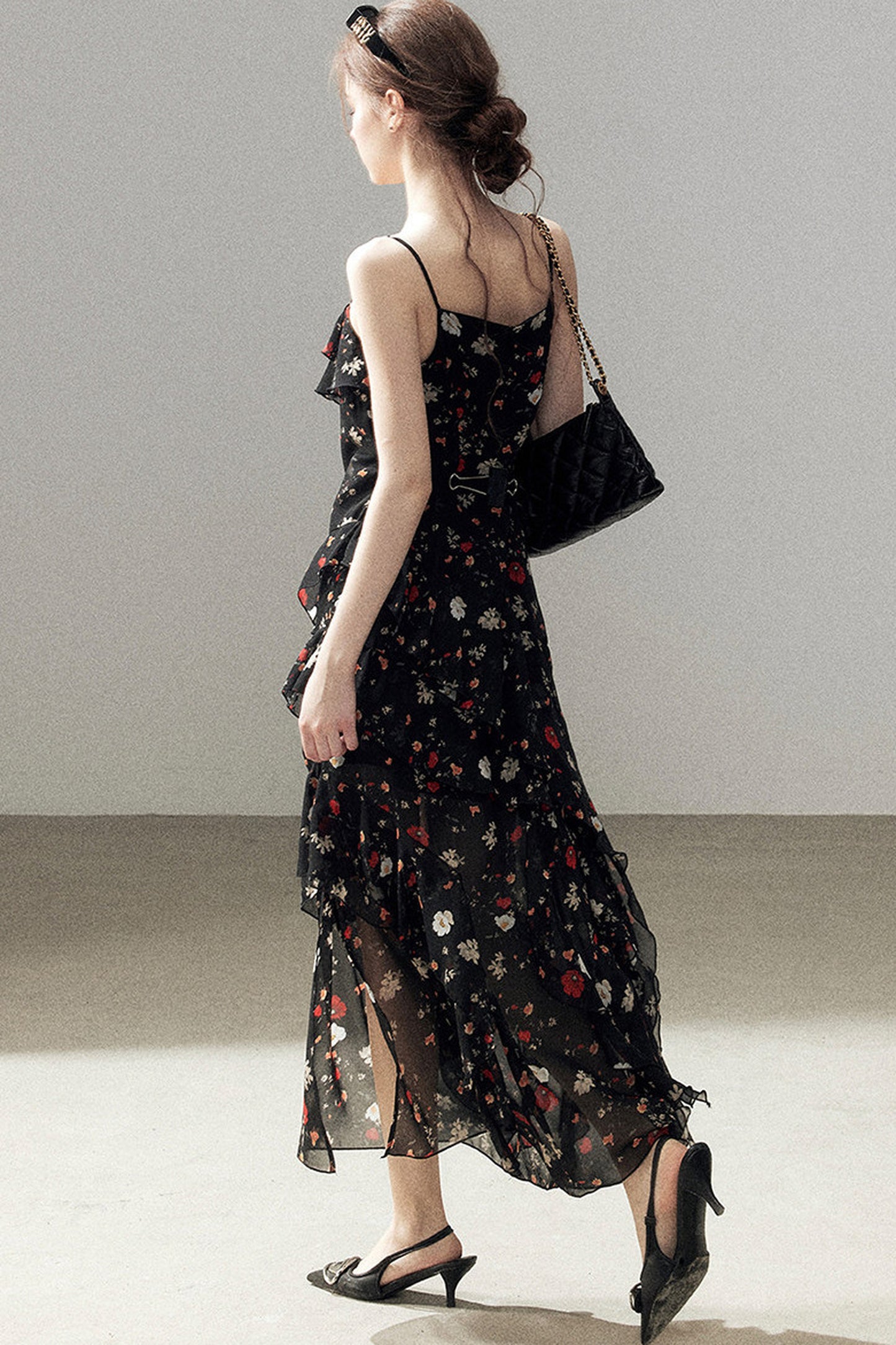 Robe à fines bretelles en mousseline à fleurs