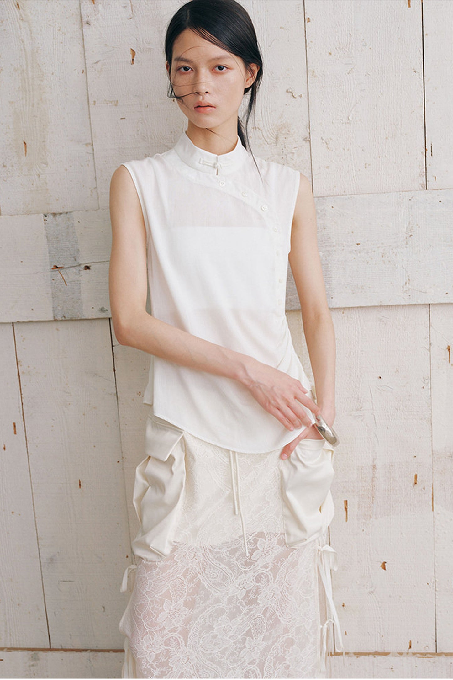 Detachable Cape Sleeveless Shirt