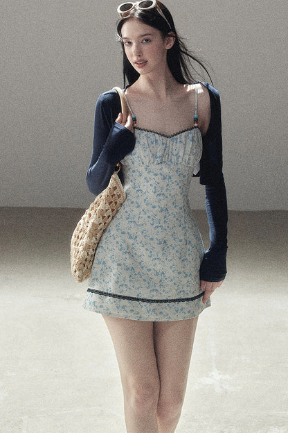 Ensemble robe à bretelles spaghetti à motif floral iris bleu et cardigan