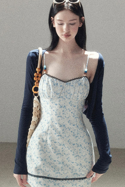 Ensemble robe à bretelles spaghetti à motif floral iris bleu et cardigan