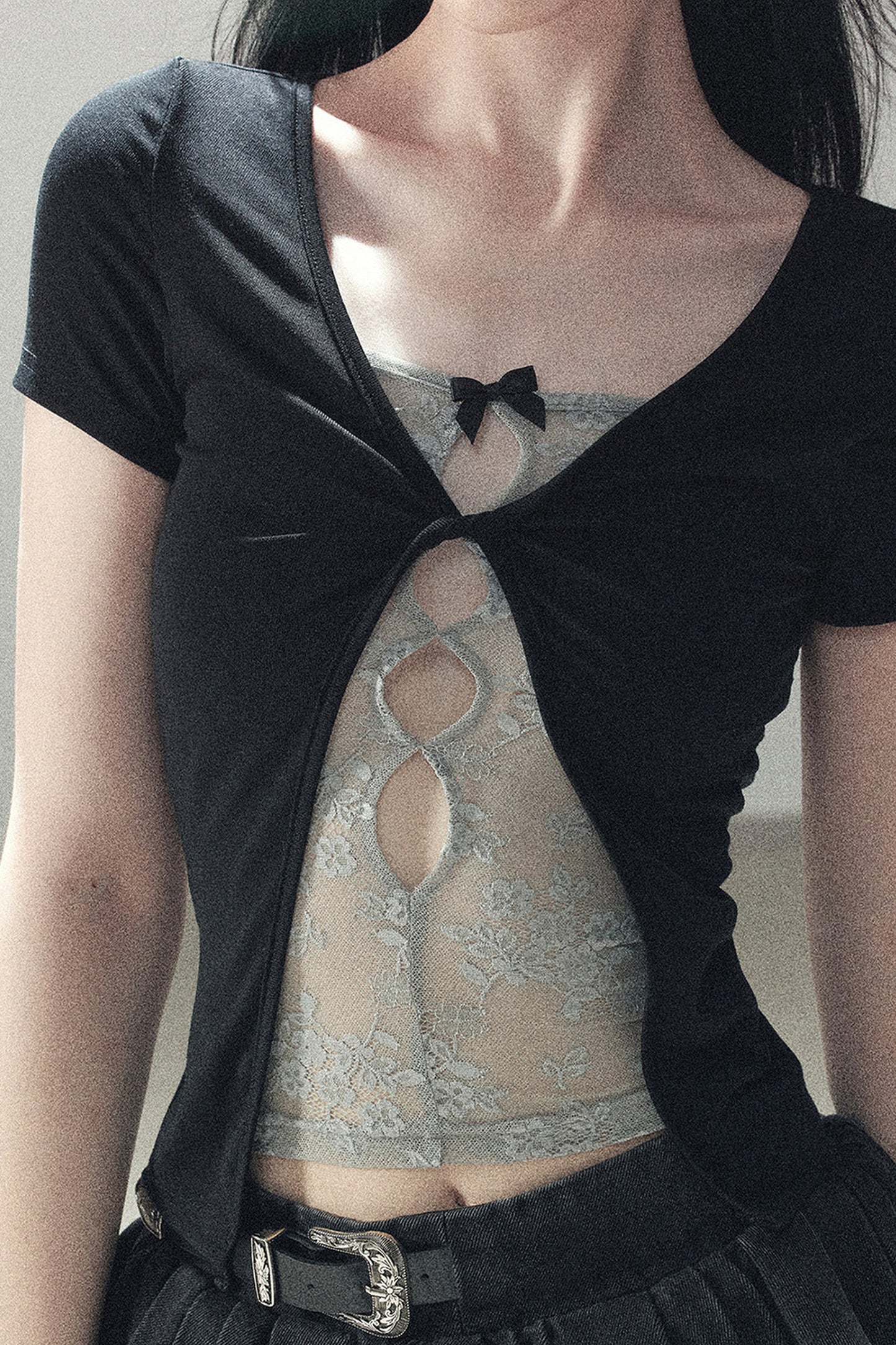 Haut en dentelle d’inspiration coréenne effet deux-pièces