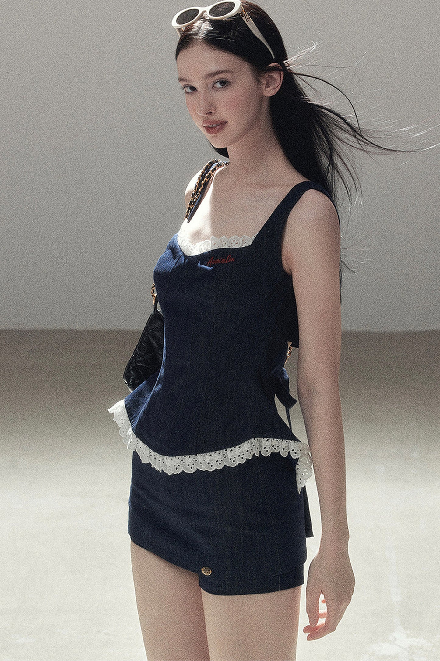 Tiefsee-Jeans-Trägertop und kurze Hose im Set