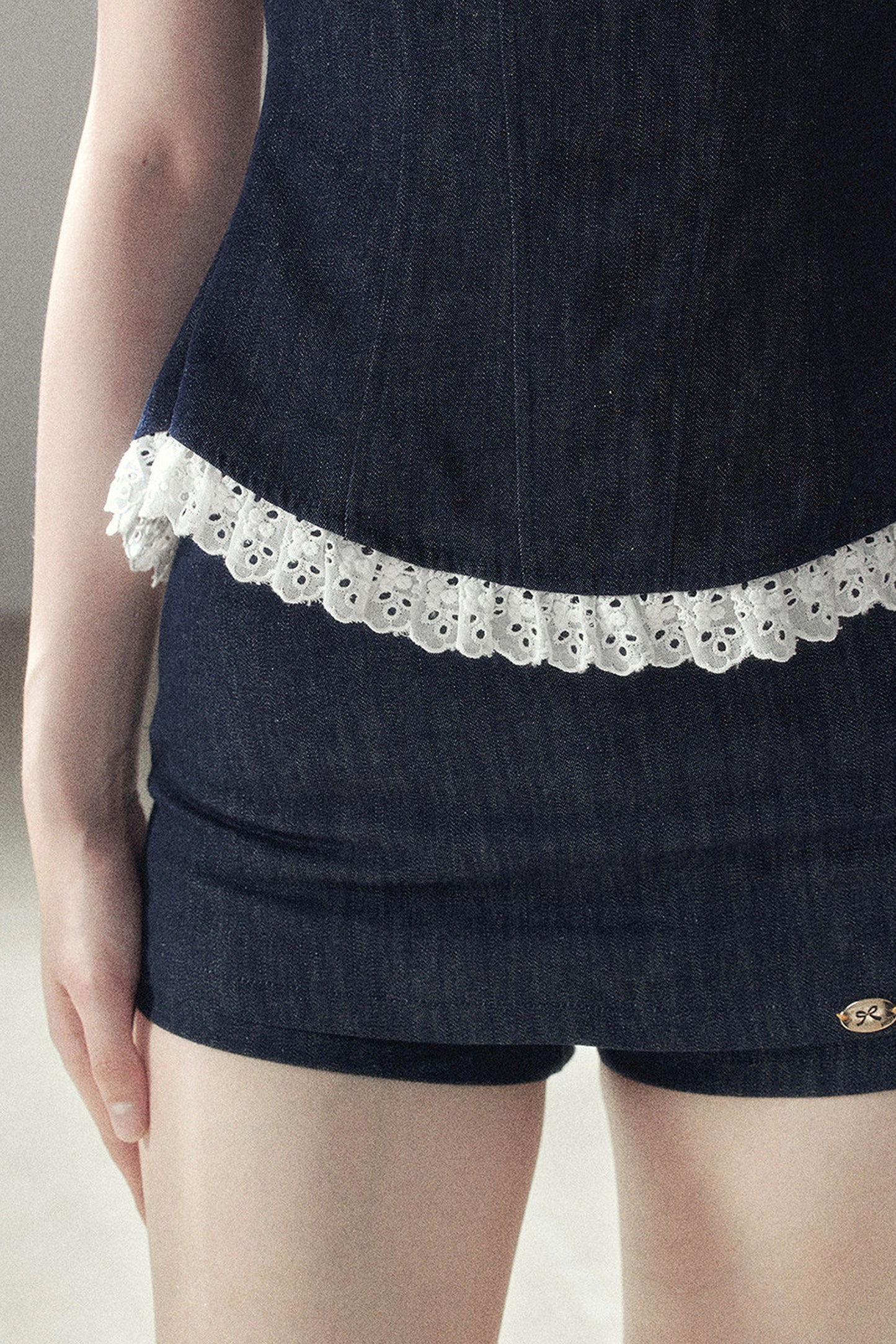 Tiefsee-Jeans-Trägertop und kurze Hose im Set