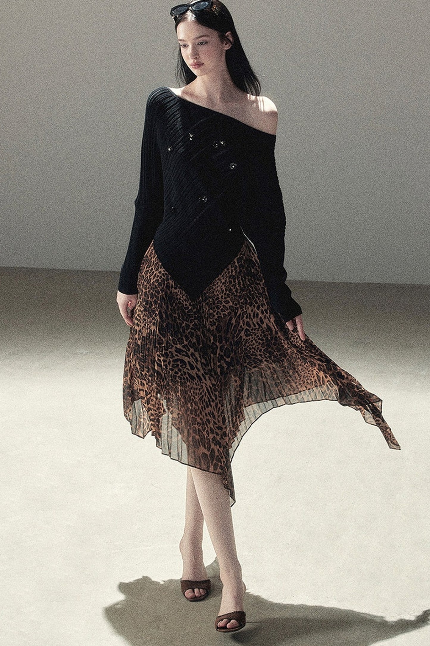 Irregular Hem Stacked Pleats Leopard Skirt