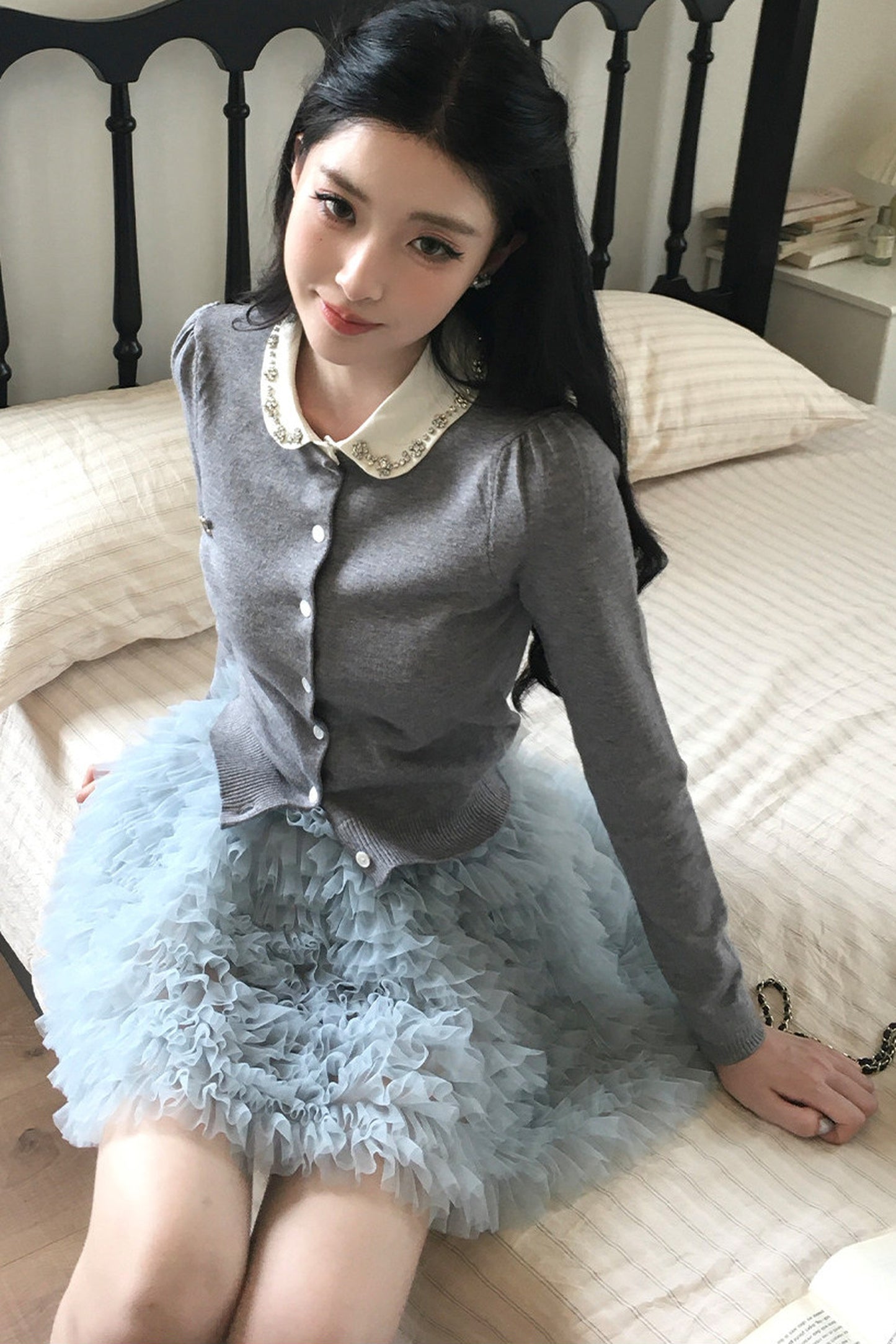 Strickjacke mit Bubikragen und Stufenrock-Set