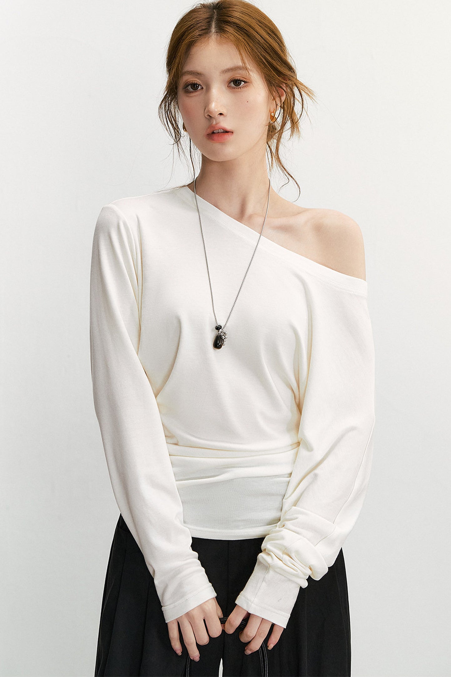 Simple and Elegant Off-Shoulder Top and Pants Set-Up