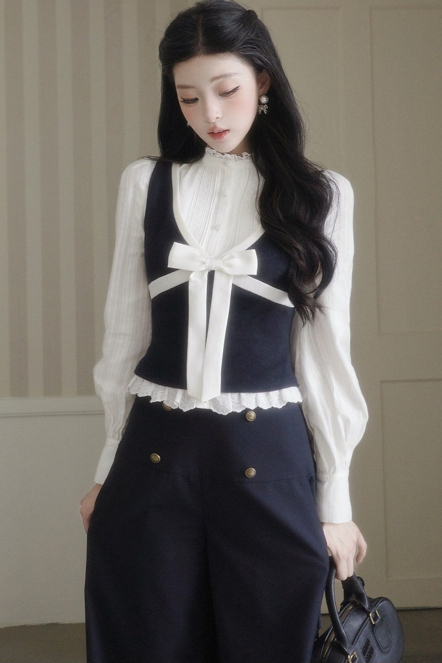 Contrast Bowknot Knitted Vest