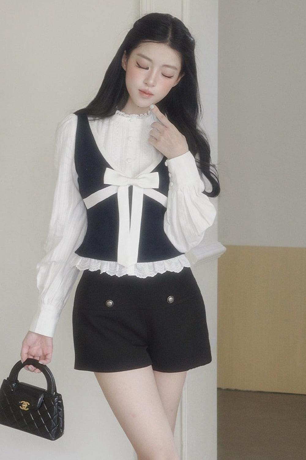 Contrast Bowknot Knitted Vest