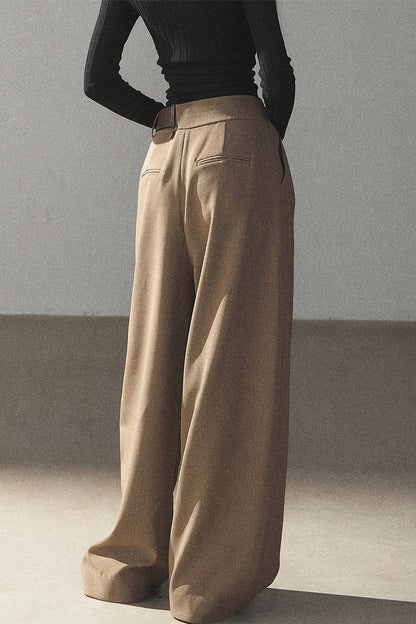 Lockere Damenhose mit weitem Bein