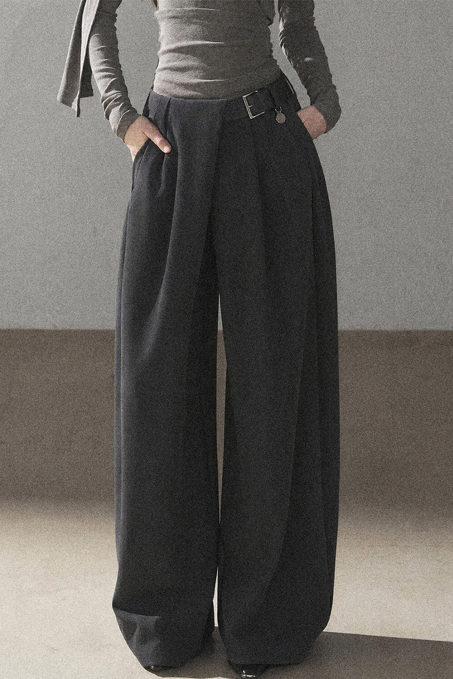 Lockere Damenhose mit weitem Bein