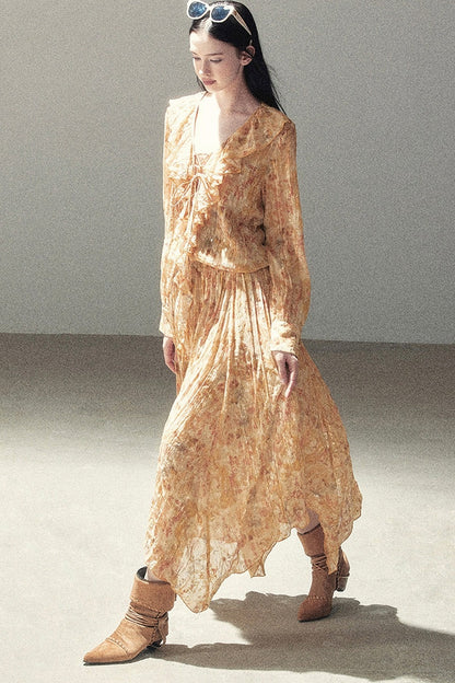 Langes Rüschenkleid mit Blumenmuster in Bernstein-Dämmerung