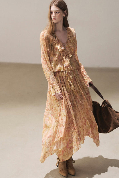 Langes Rüschenkleid mit Blumenmuster in Bernstein-Dämmerung