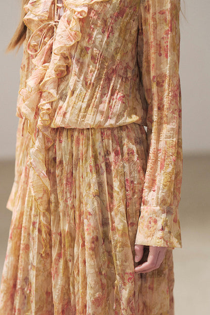 Langes Rüschenkleid mit Blumenmuster in Bernstein-Dämmerung