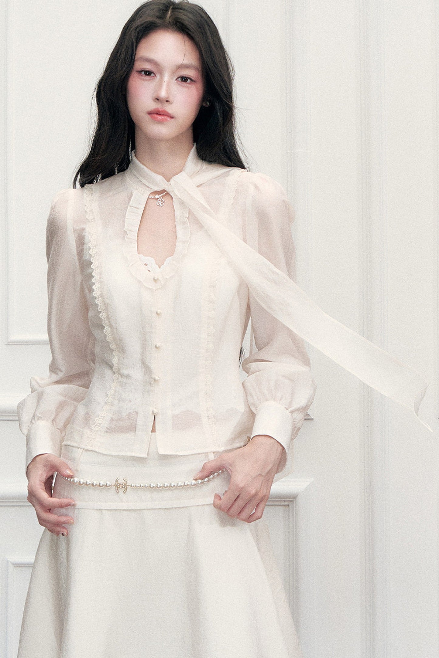 White French Hollow Embroidery V-Neck Camisole