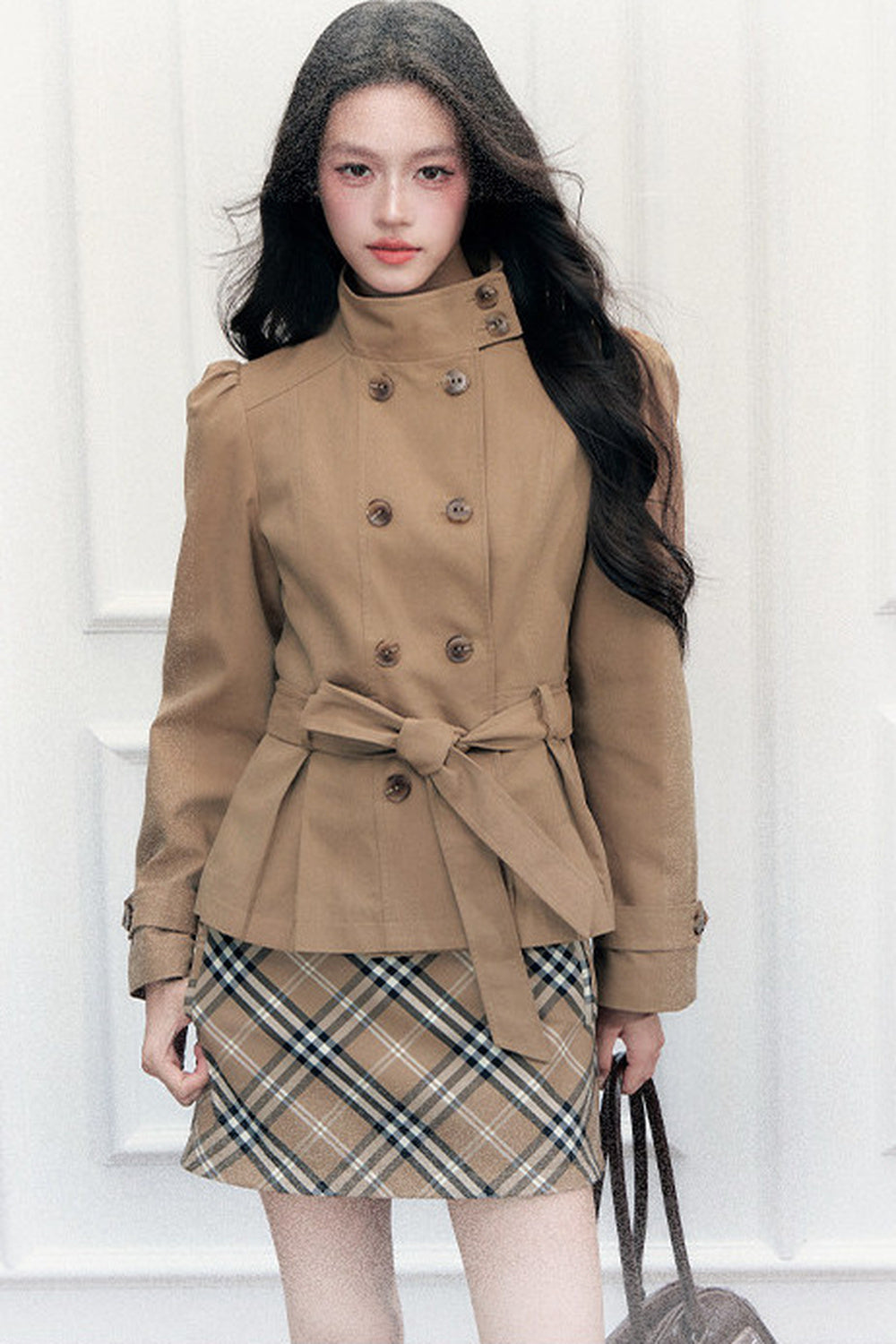 Vintage-Set aus zweireihigem Trenchcoat mit Stehkragen und Rock