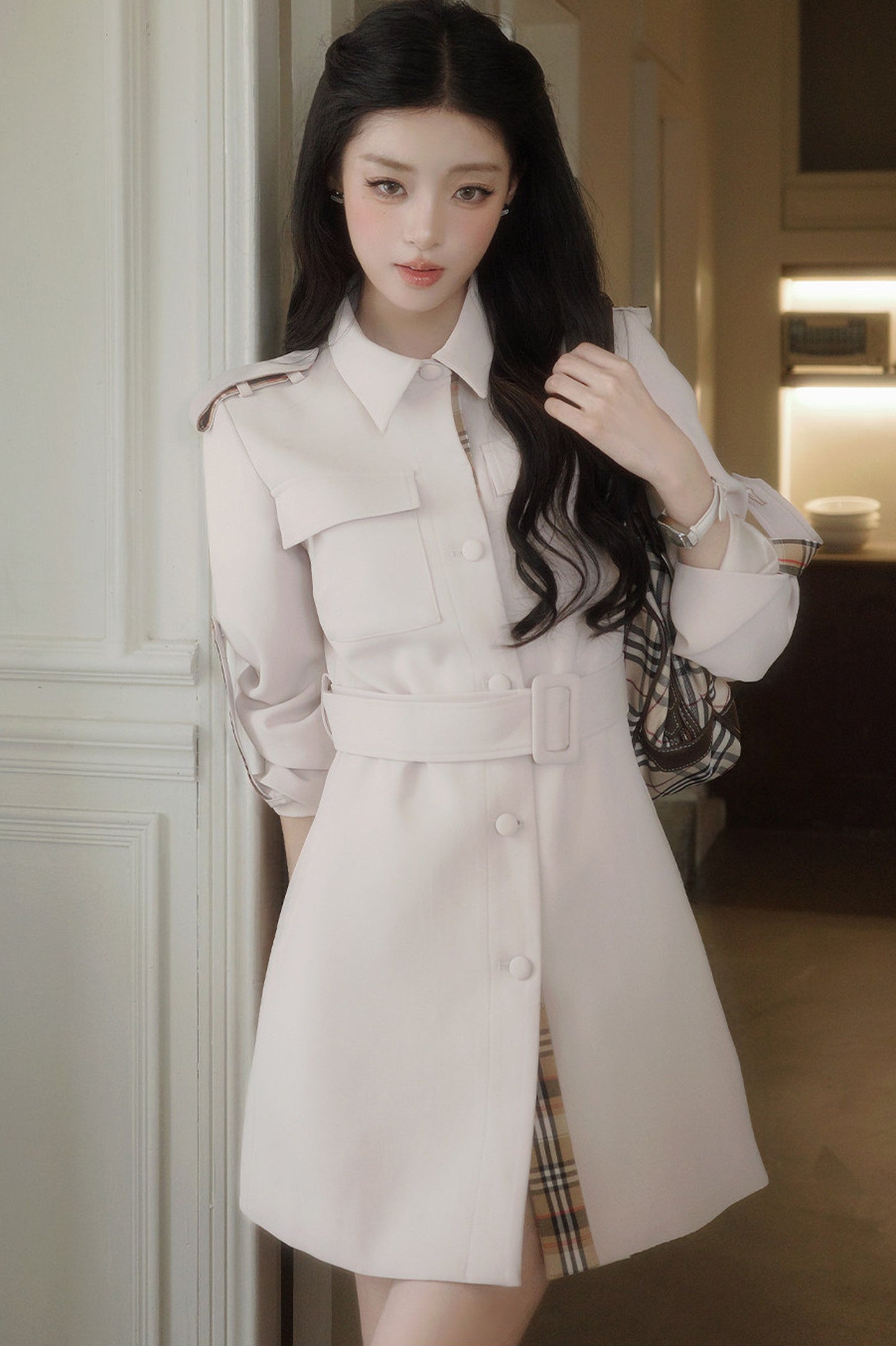 Karierter Trenchcoat in Flickenoptik