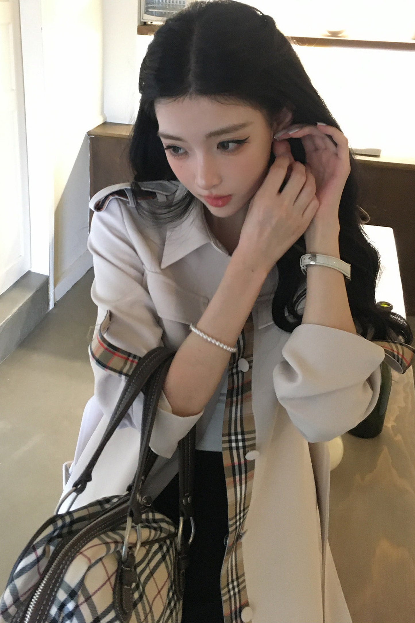 Karierter Trenchcoat in Flickenoptik