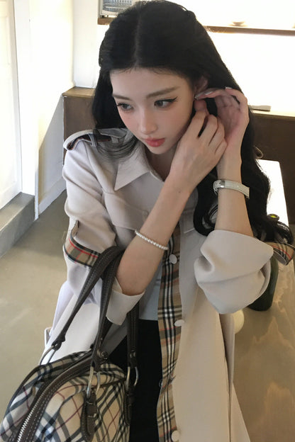 Karierter Trenchcoat in Flickenoptik