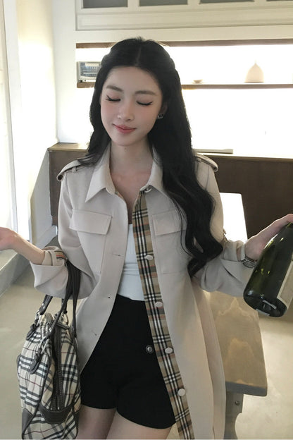 Karierter Trenchcoat in Flickenoptik