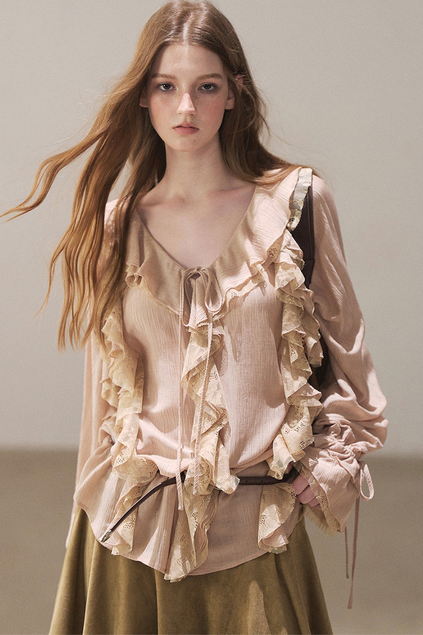 Set aus transparenter Chiffon-Cover-up-Bluse mit Rüschen