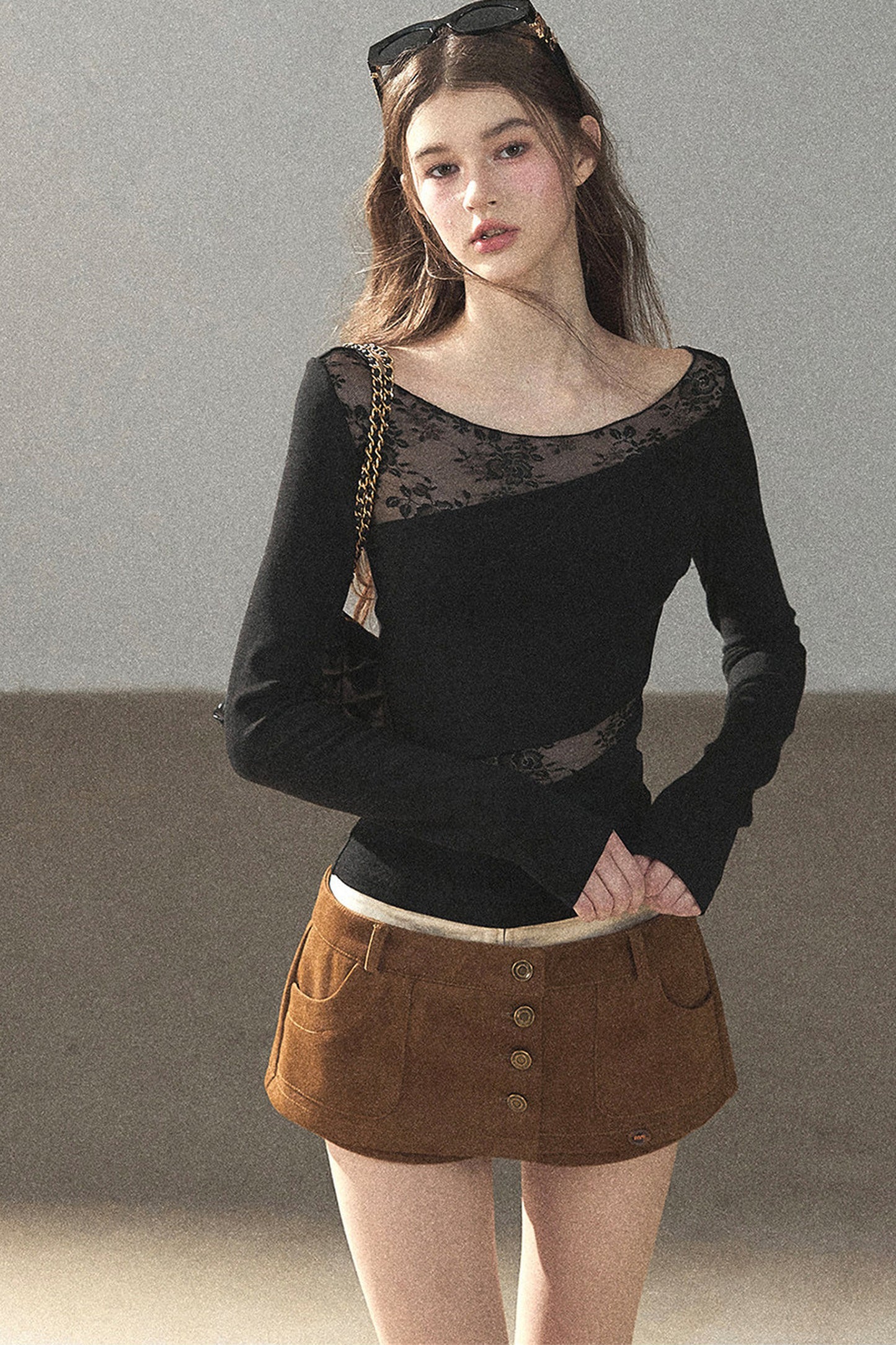 Haut ajouré en dentelle effet peau brumeuse