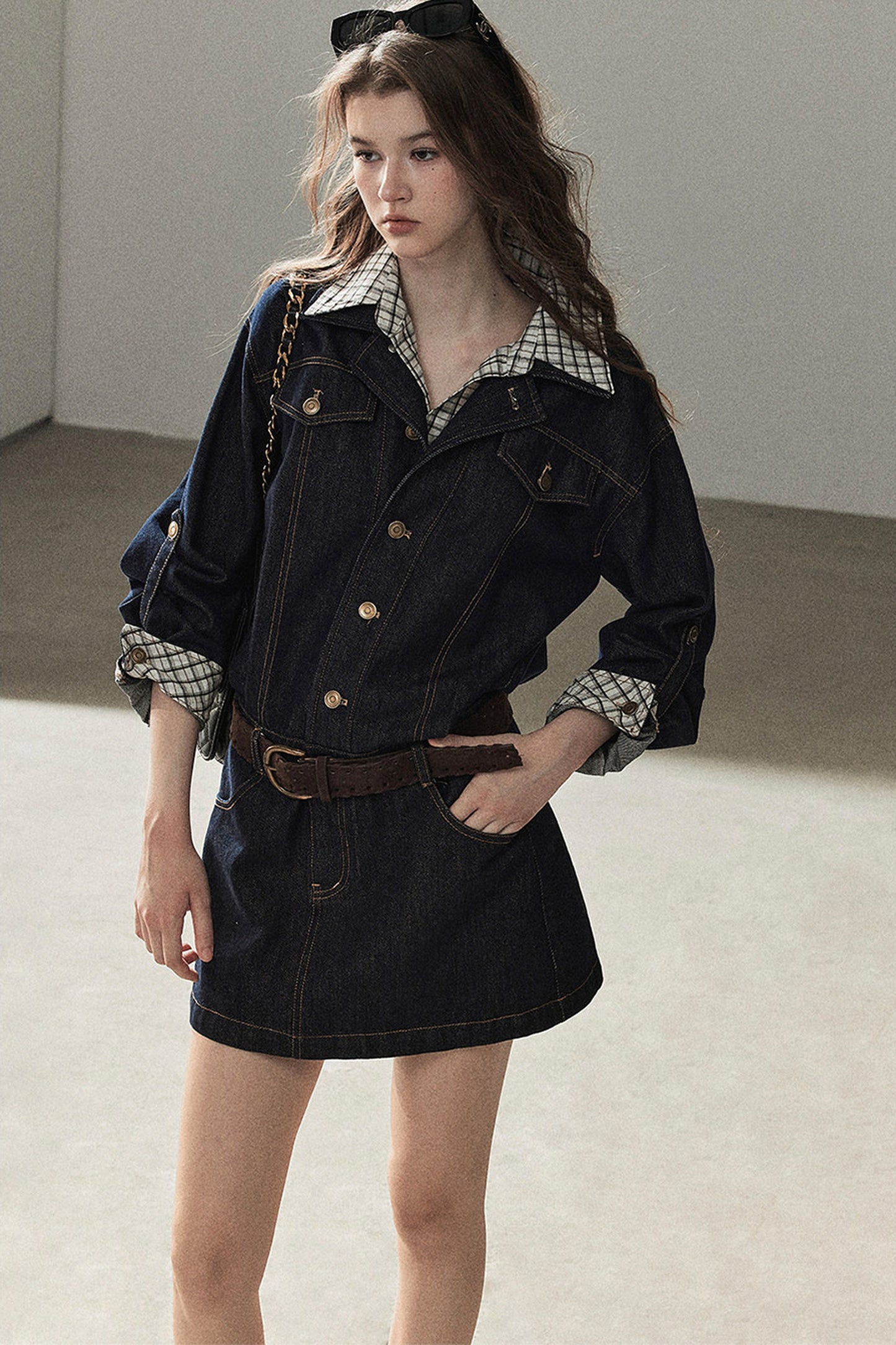 Completo con abito in denim imbottito effetto stratificato