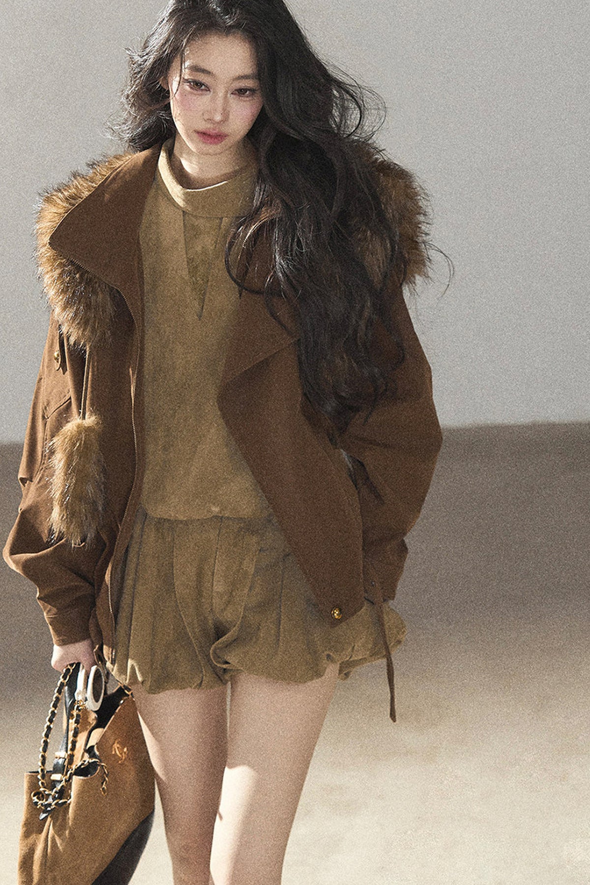 Completo top e shorts in finta pelle scamosciata