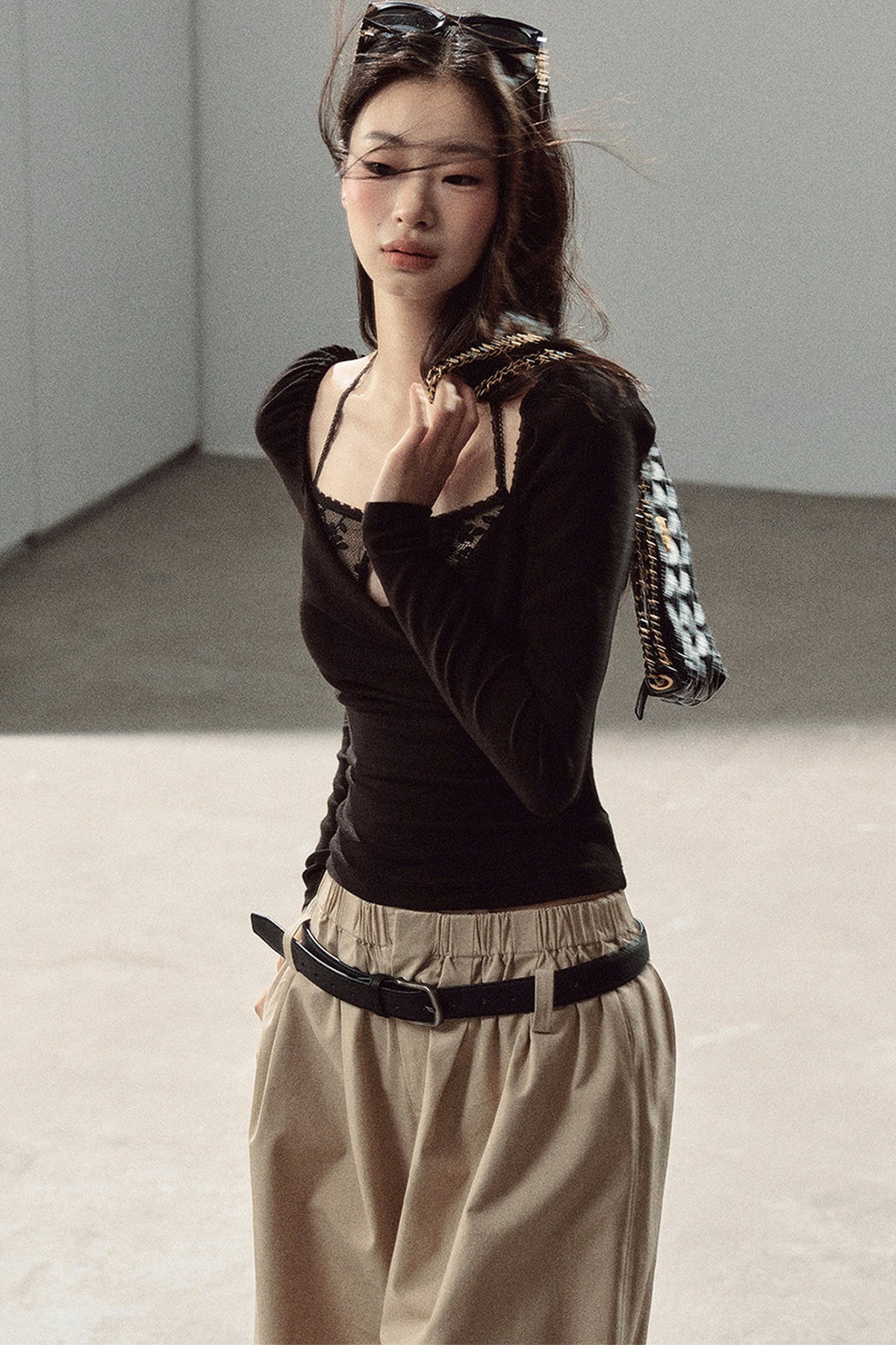 Layered-Look Long-Sleeve Halter Lace T-Shirt