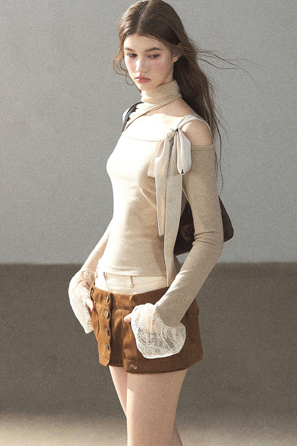 Lace Bell-Sleeve Off-Shoulder T-Shirt