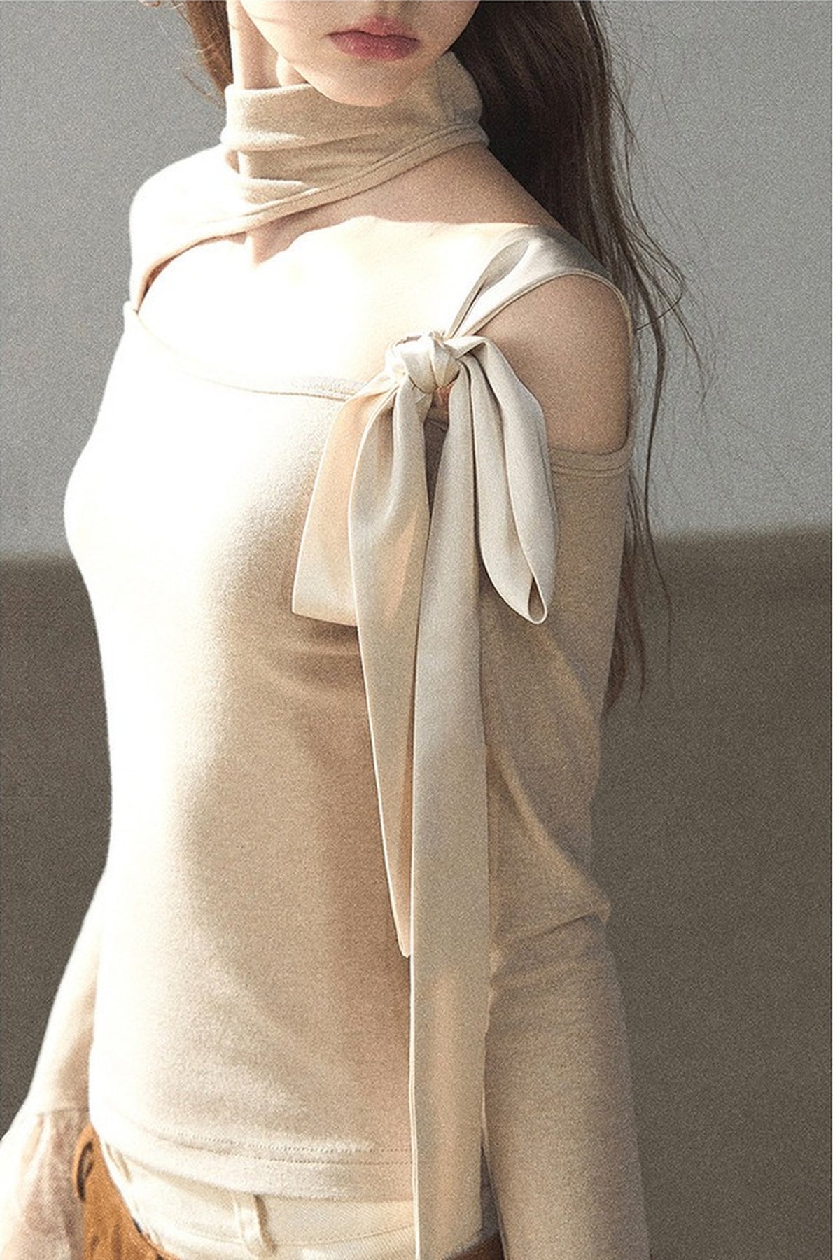 Lace Bell-Sleeve Off-Shoulder T-Shirt
