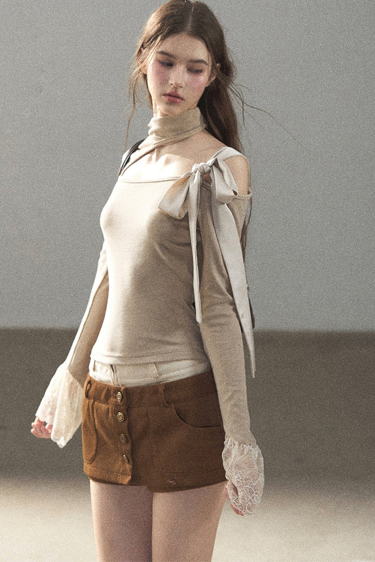 Lace Bell-Sleeve Off-Shoulder T-Shirt