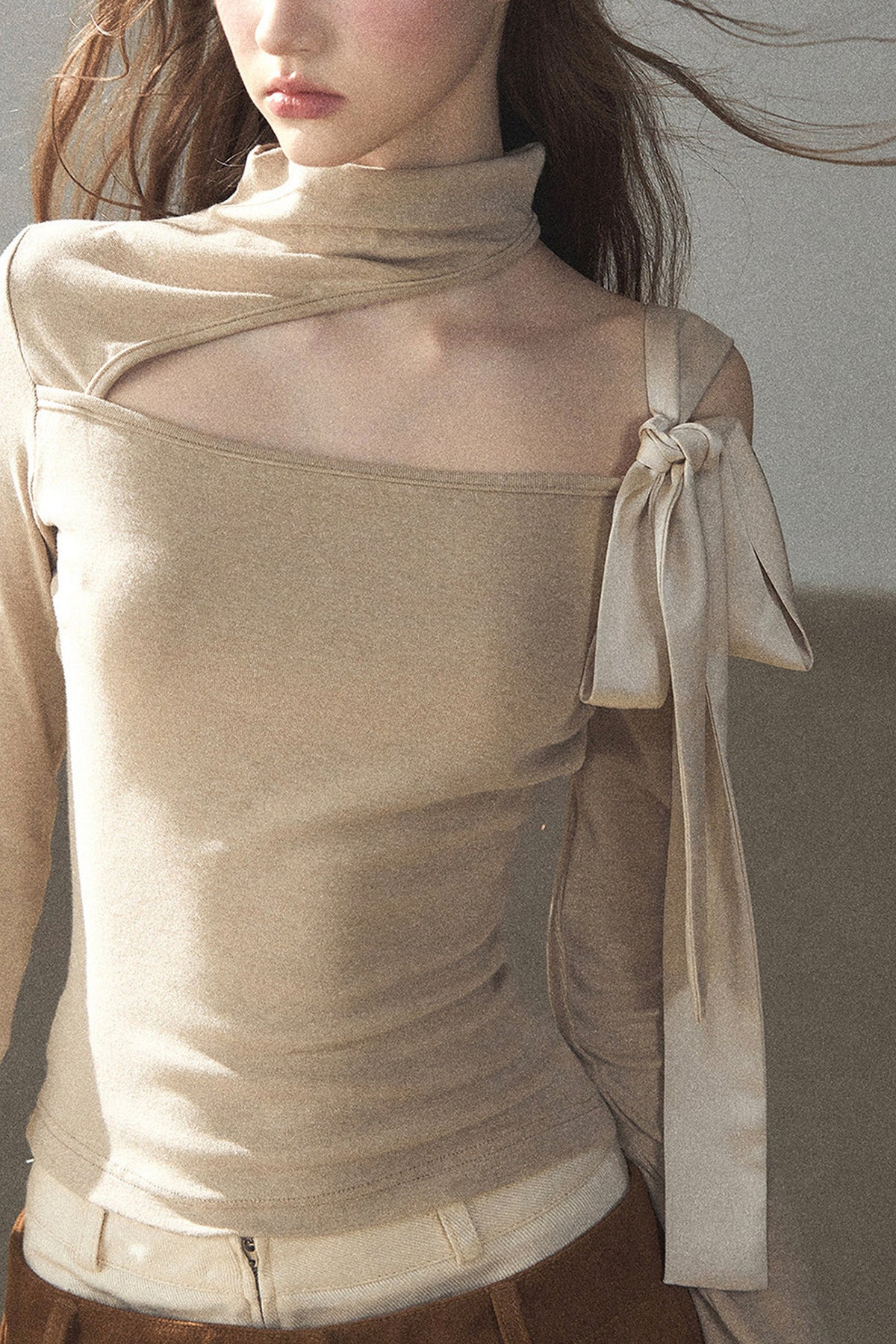 Lace Bell-Sleeve Off-Shoulder T-Shirt
