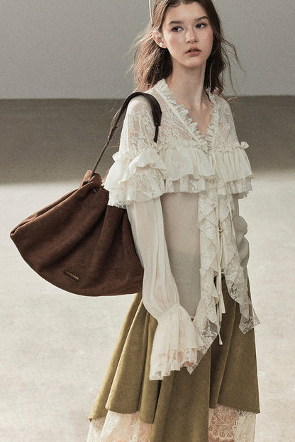 Transparentes Chiffon-Top mit Rüschen und Cut-outs