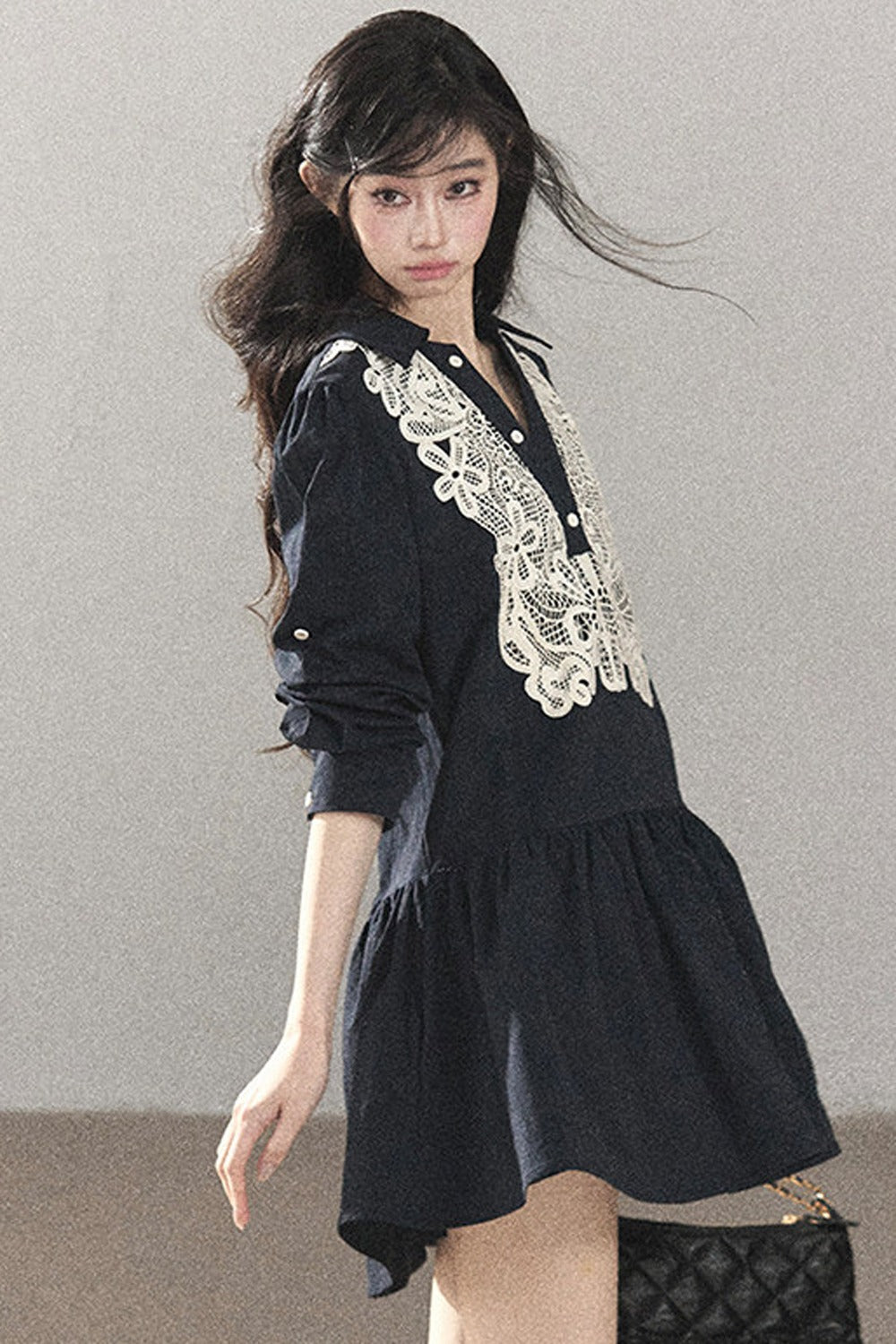 Vestido de encaje azul marino