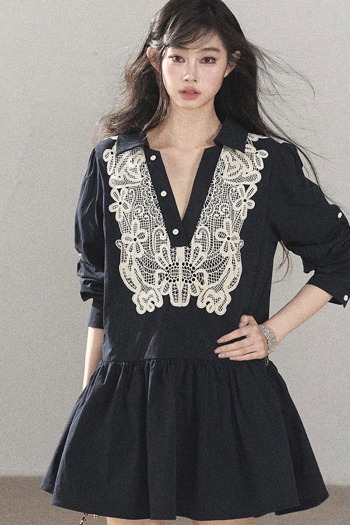 Vestido de encaje azul marino