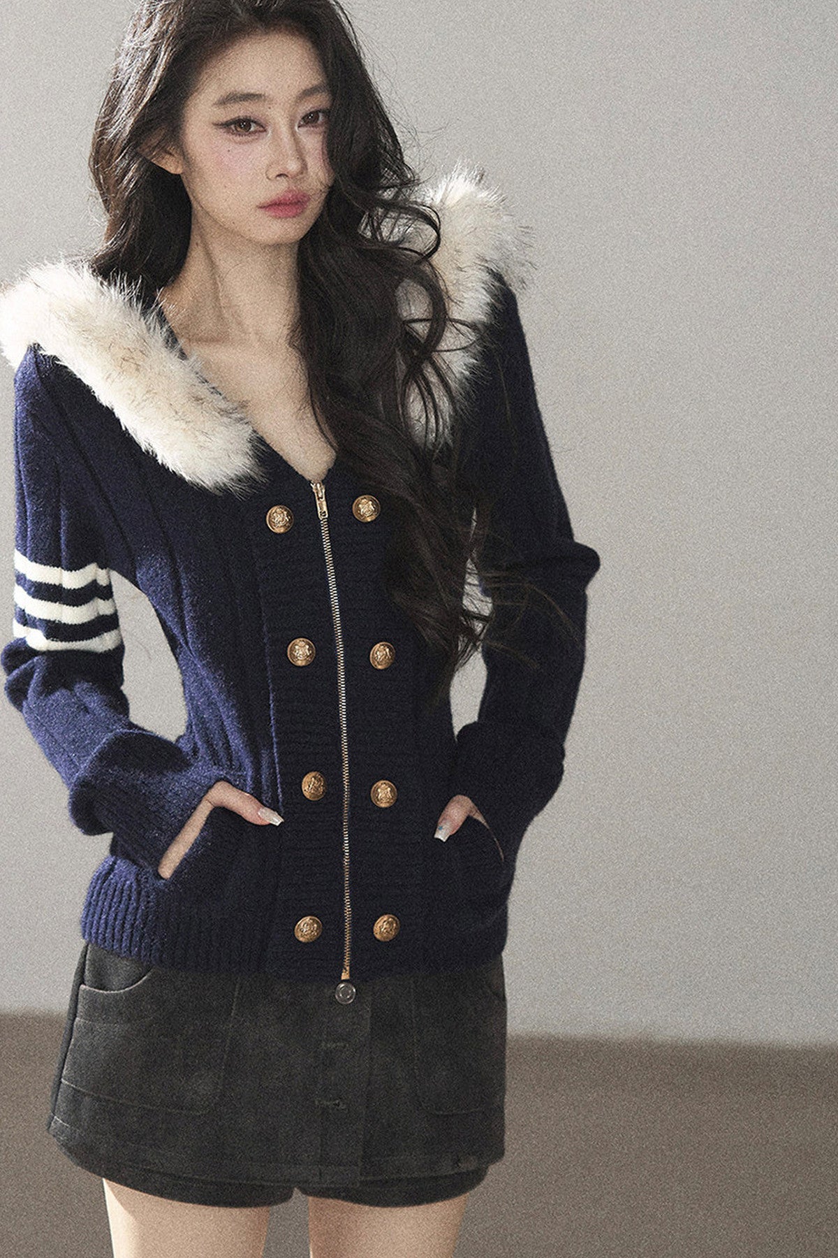 Chaqueta de punto con capucha y manga larga