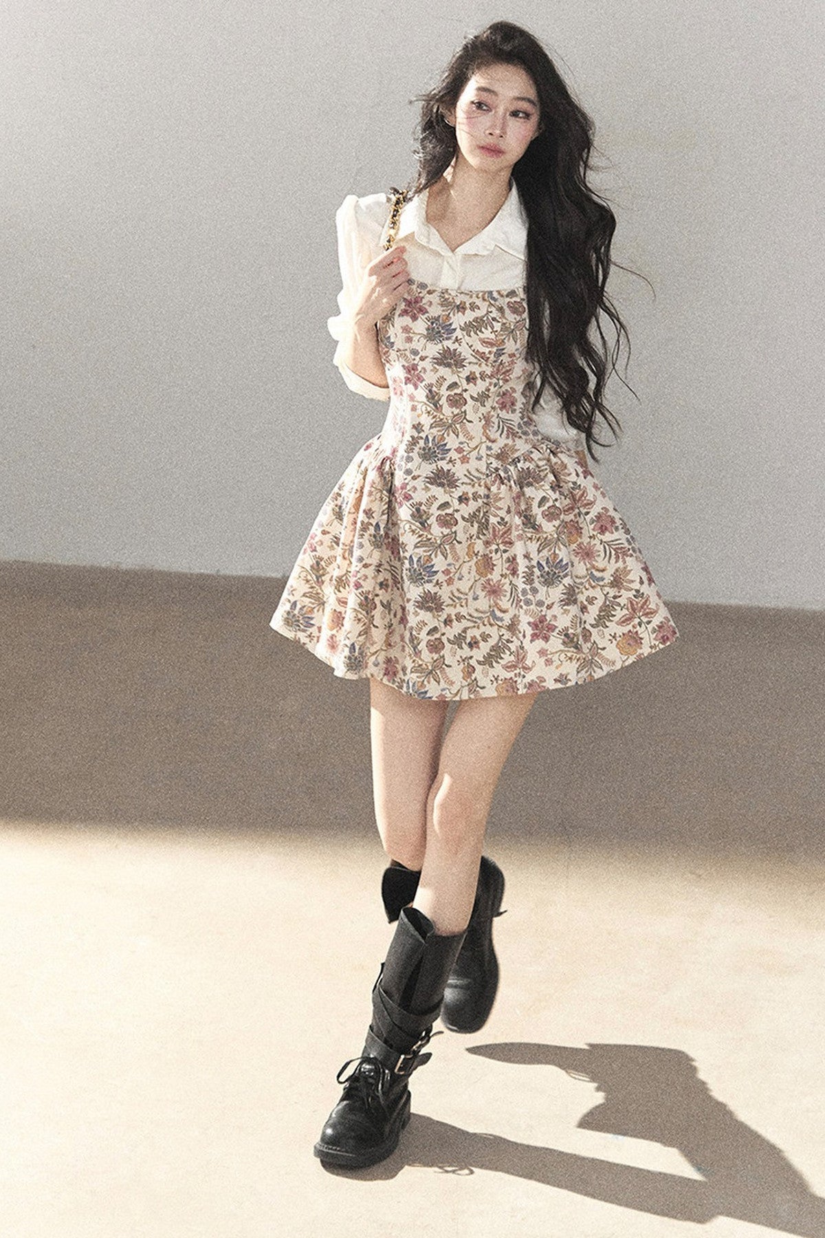 Ensemble robe à bretelles florale et chemise