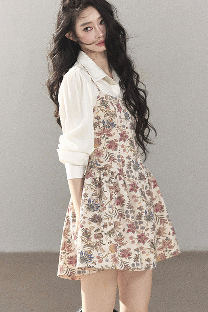 Ensemble robe à bretelles florale et chemise
