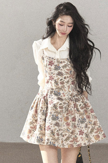 Ensemble robe à bretelles florale et chemise